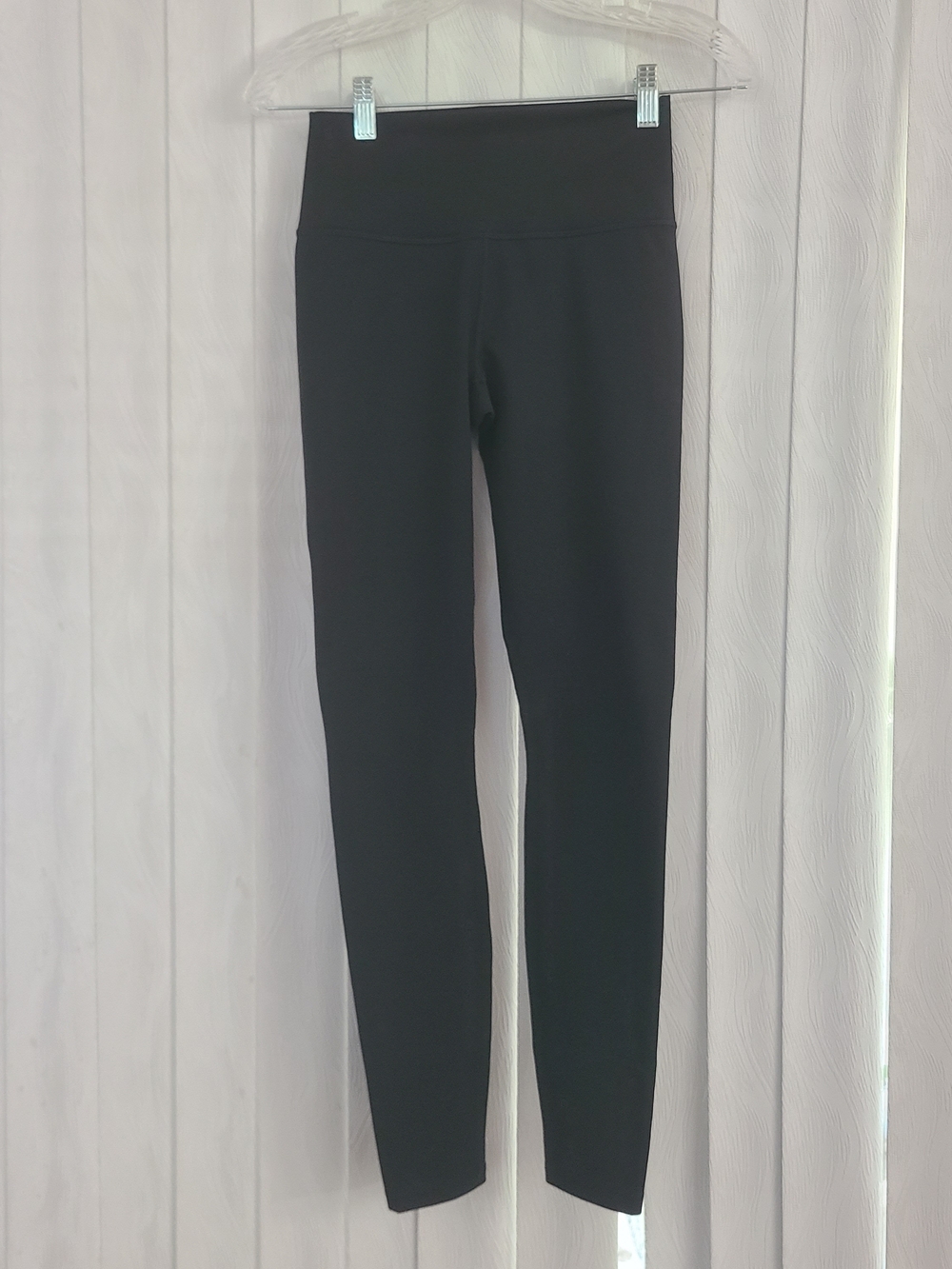 Fabletics Womens XS Black PowerHold High Rise Athleisure Workout Yoga Leggings